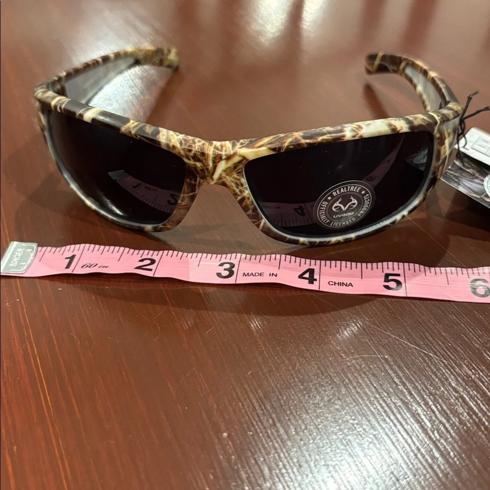 Realtree Max-7 UV 400 protection,CAT 4,black mirror lens, camo sunglasses